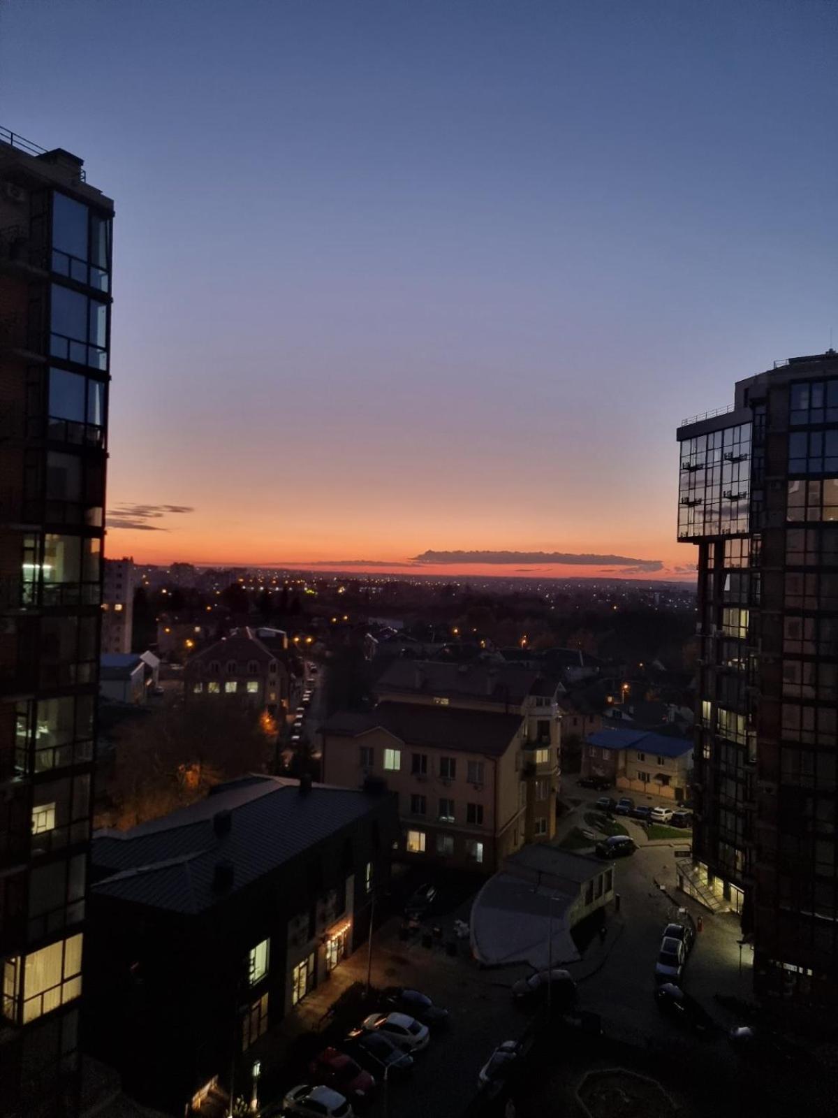 Яровиця Люкс Loetsk Buitenkant foto
