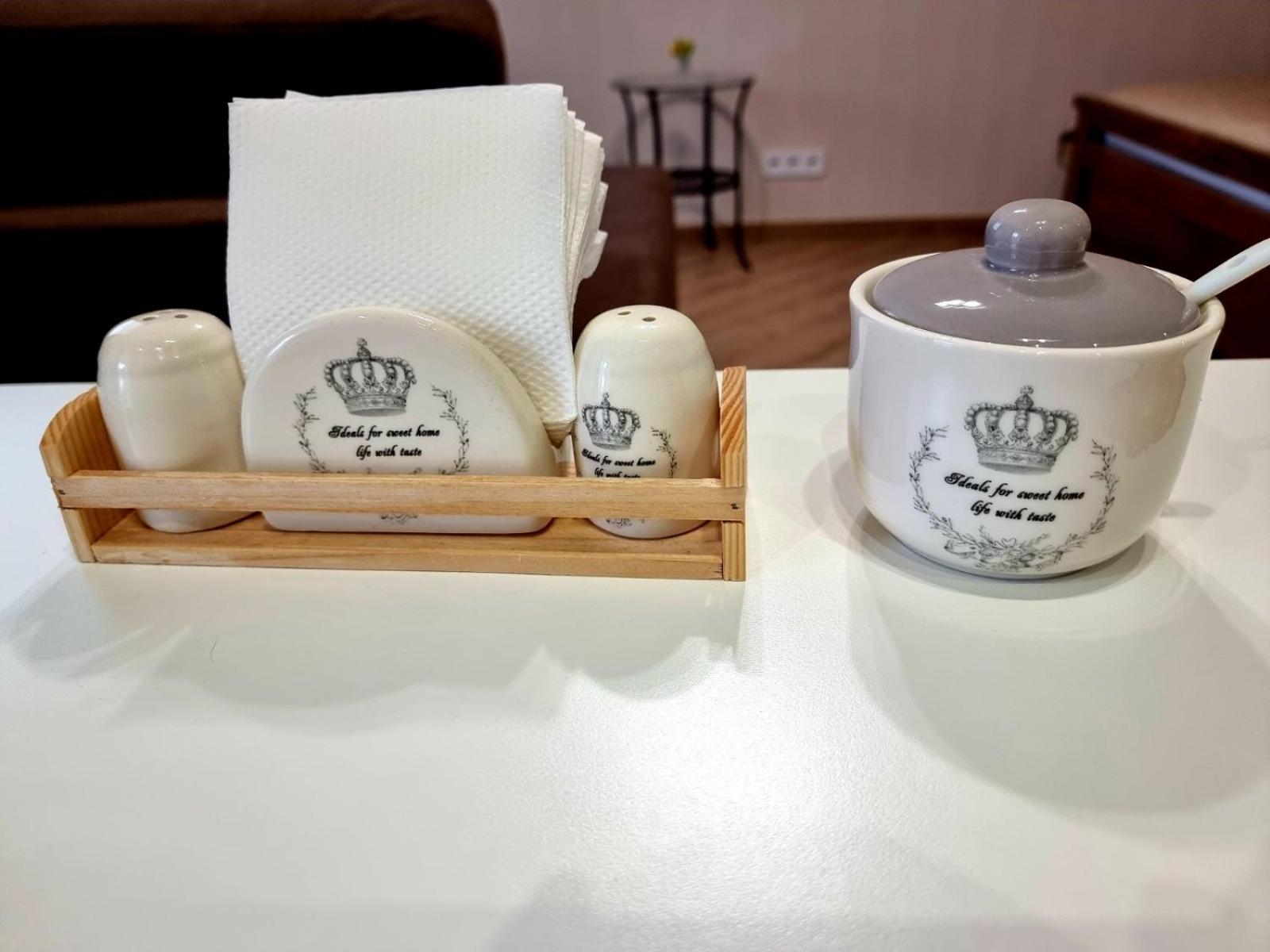 Яровиця Люкс Loetsk Buitenkant foto
