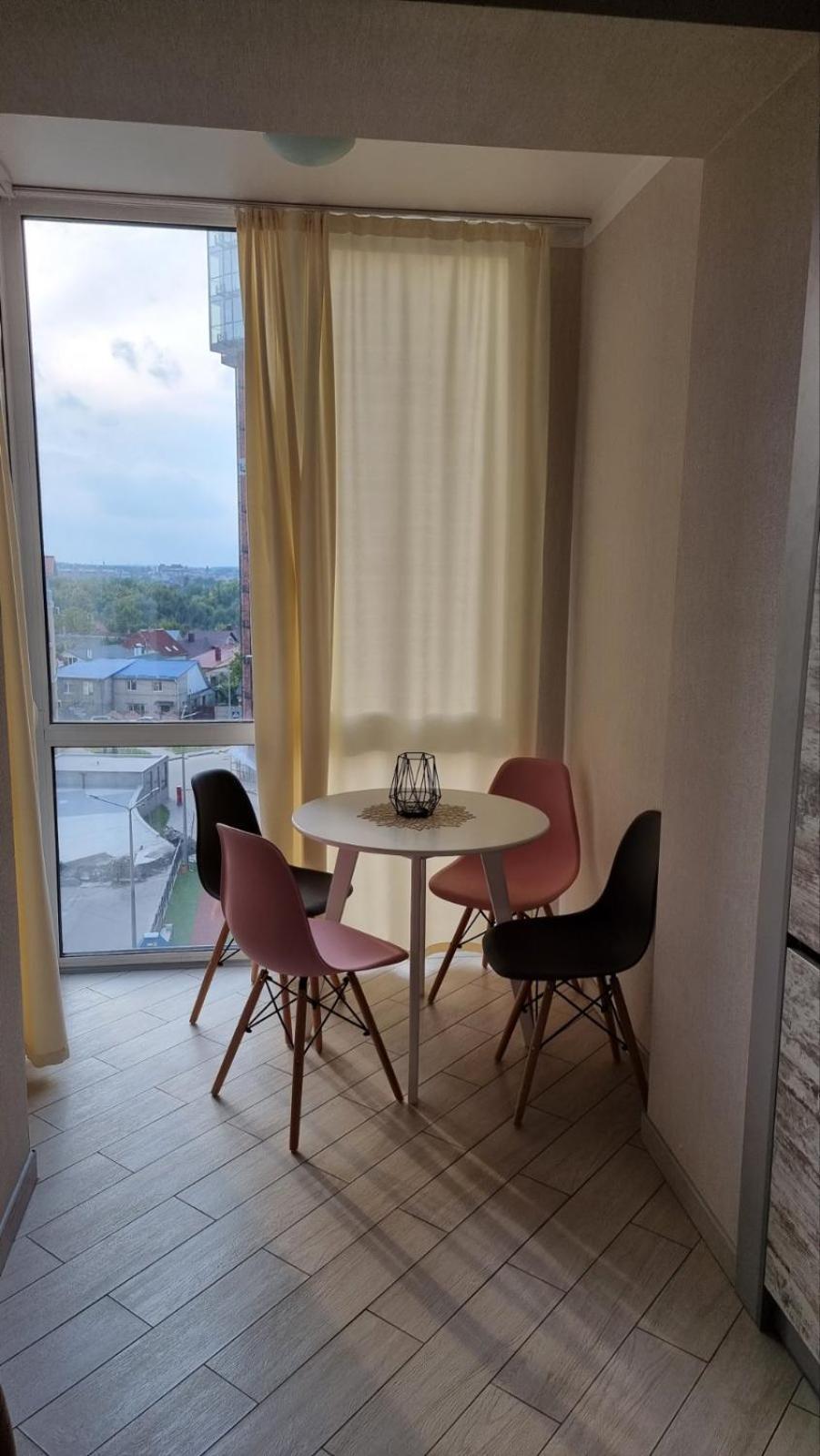 Яровиця Люкс Loetsk Buitenkant foto